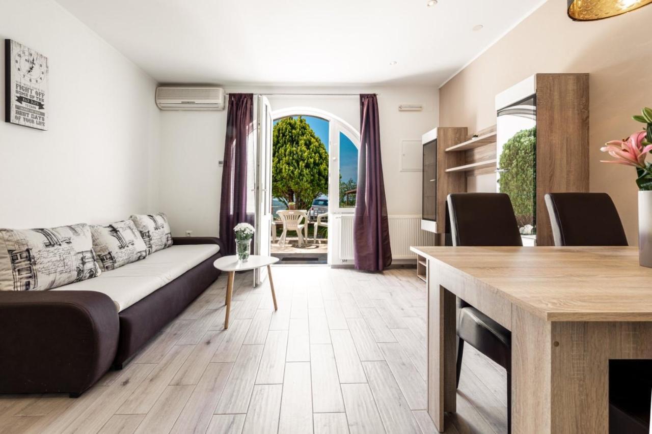 Village Apartments Mimi Pridvorje 외부 사진